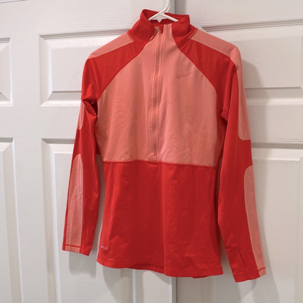 Nike Women’s Medium Athletic pull over half zip top
